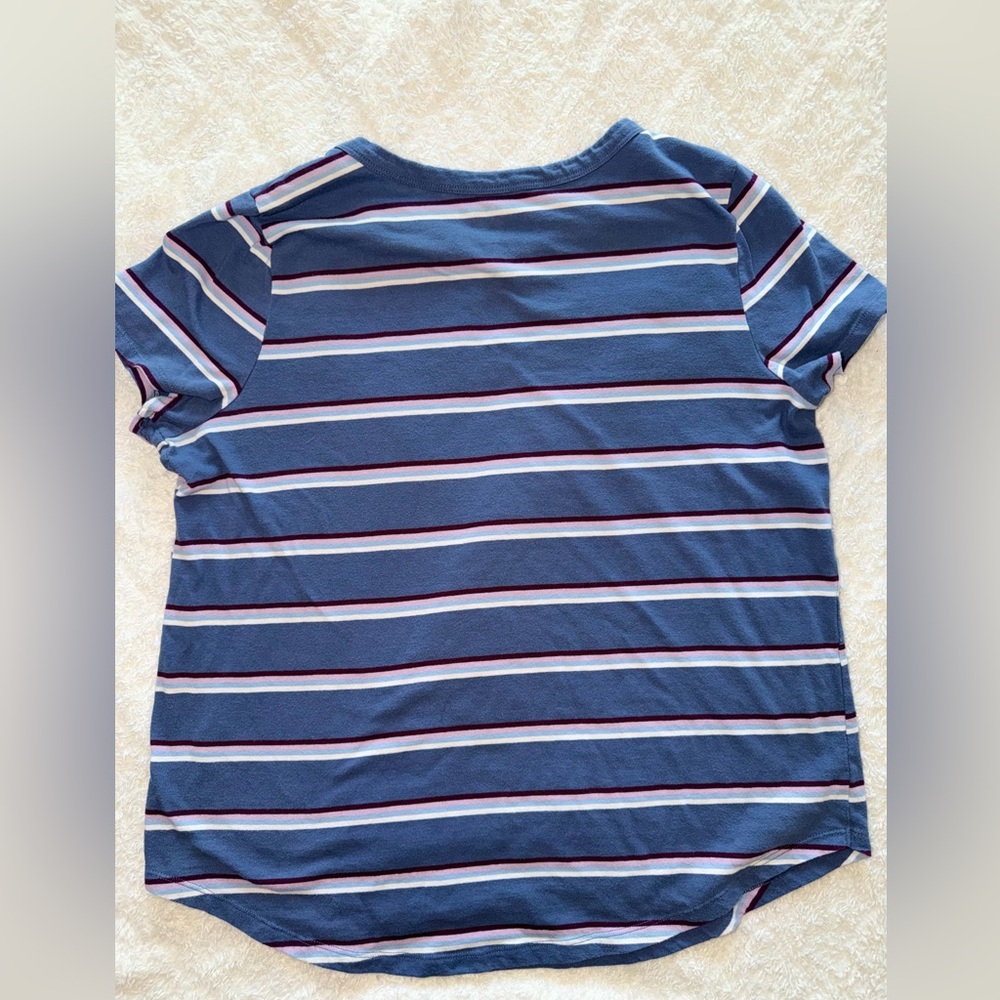 👚 4 for $15 SO - Picture 2 of 3